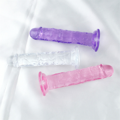 Un dildo artificiale di aspirazione forte. Un dildo artificiale di pene gelatina.
